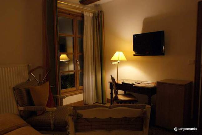 2011/11/15;ホテルの部屋(デスクサイド);Maison des tetes