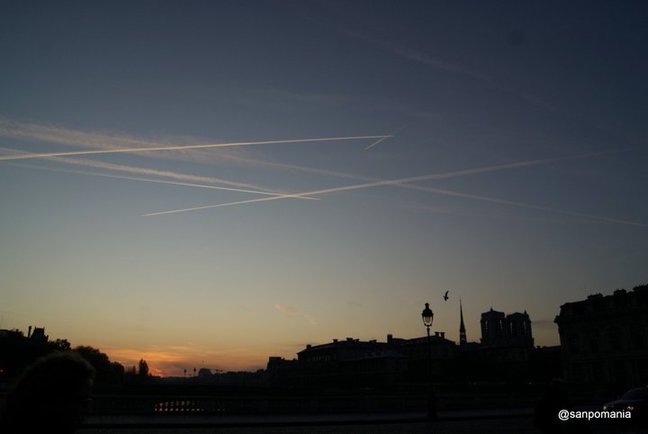 2011/11/19;いったい何本の飛行機雲があるんだろう