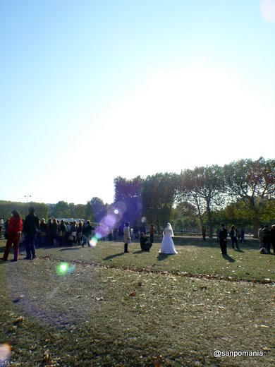 2007/10/23;エッフェル塔前の花嫁